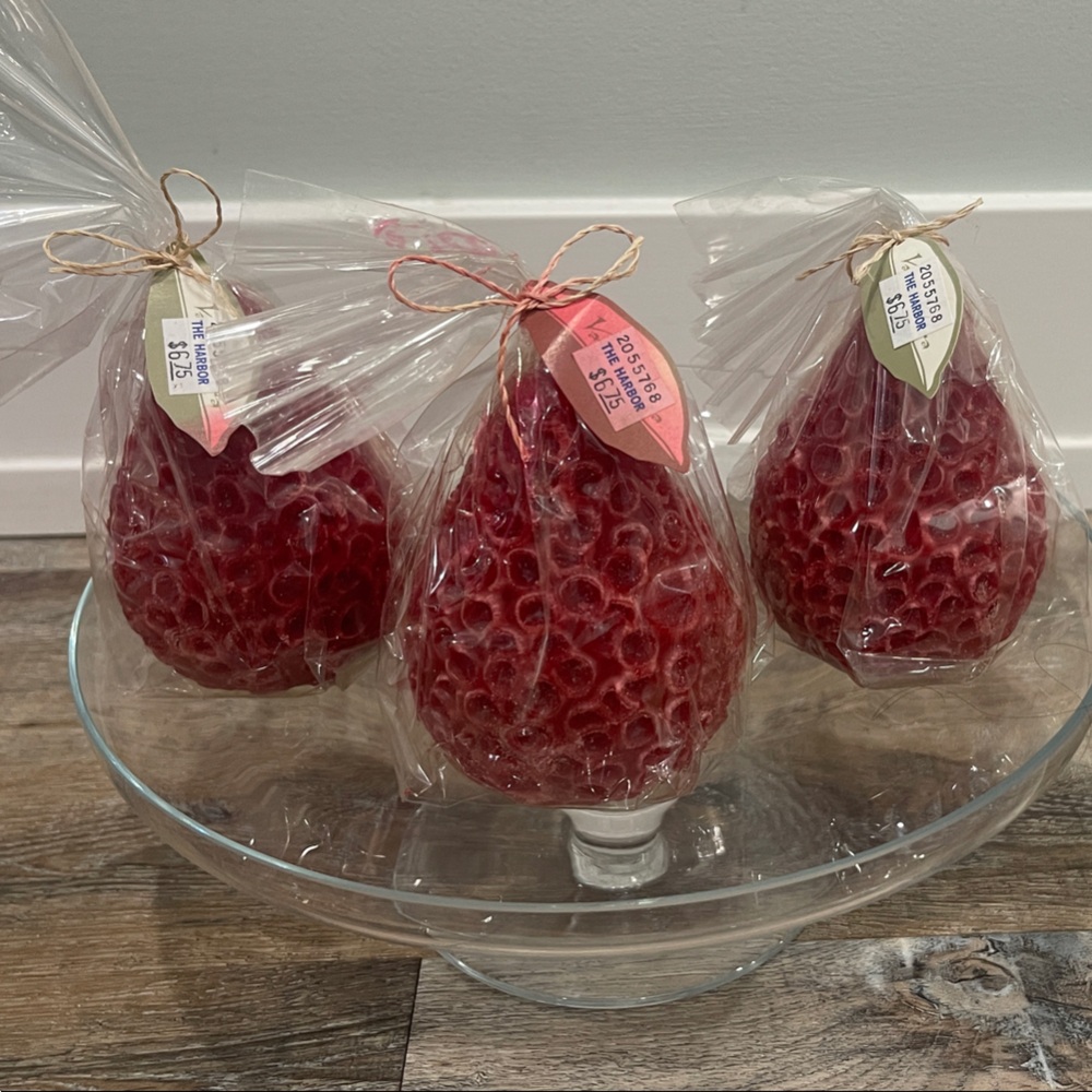 Set of 4 -Red Pear-Shaped Candle Set from Vance Kitira